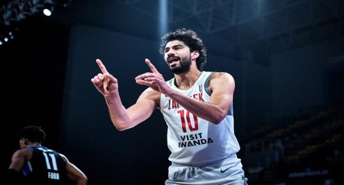 رئيس الاتحاد: لماذا يعرض الزمالك علينا لاعبين للتنازل عن أنس أسامة طالما عقوده سليمة؟